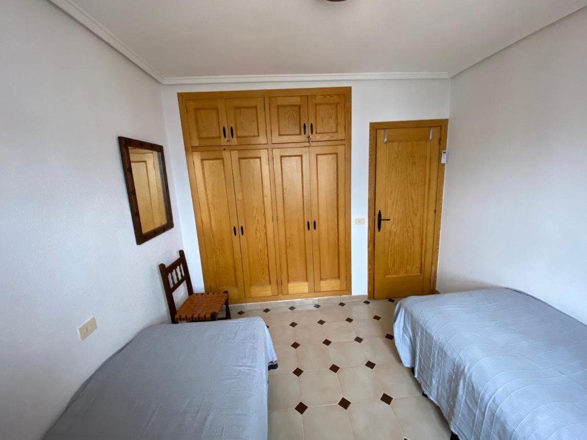 Orihuela Costa 2-Bedroom 1-Bath Renovated Vacation Rental On La Zenia Beach Eksteriør bilde