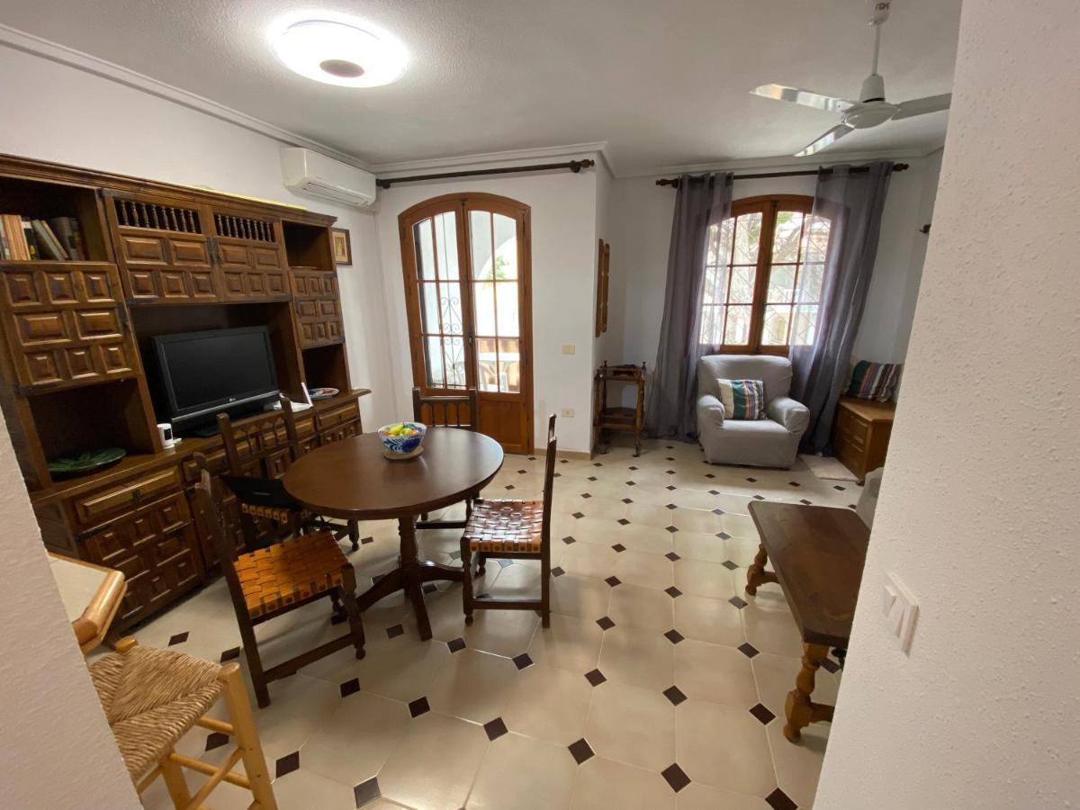 Orihuela Costa 2-Bedroom 1-Bath Renovated Vacation Rental On La Zenia Beach Eksteriør bilde