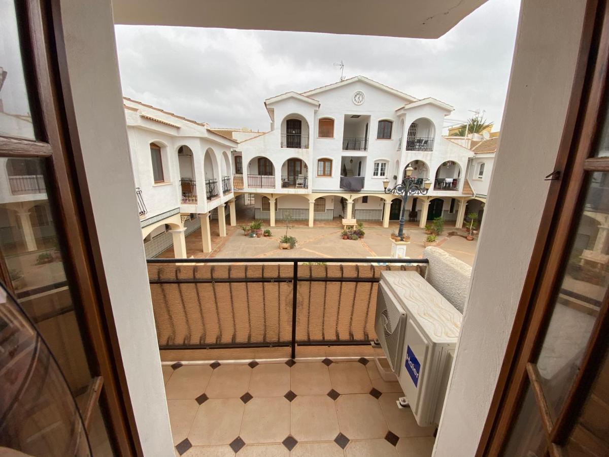 Orihuela Costa 2-Bedroom 1-Bath Renovated Vacation Rental On La Zenia Beach Eksteriør bilde