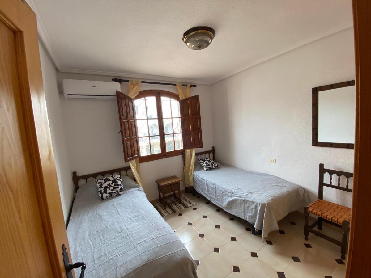Orihuela Costa 2-Bedroom 1-Bath Renovated Vacation Rental On La Zenia Beach Eksteriør bilde